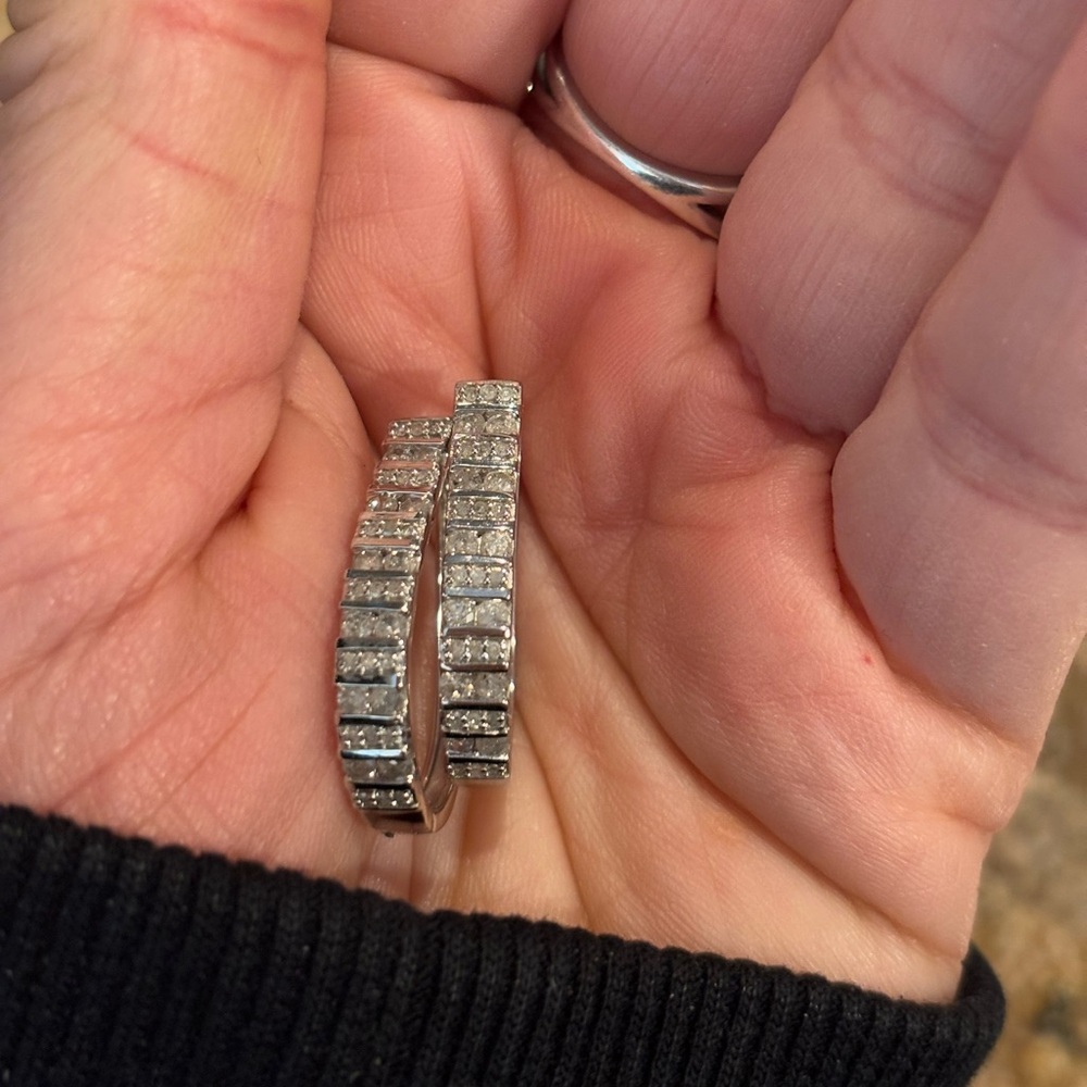 10k white gold diamond earrings